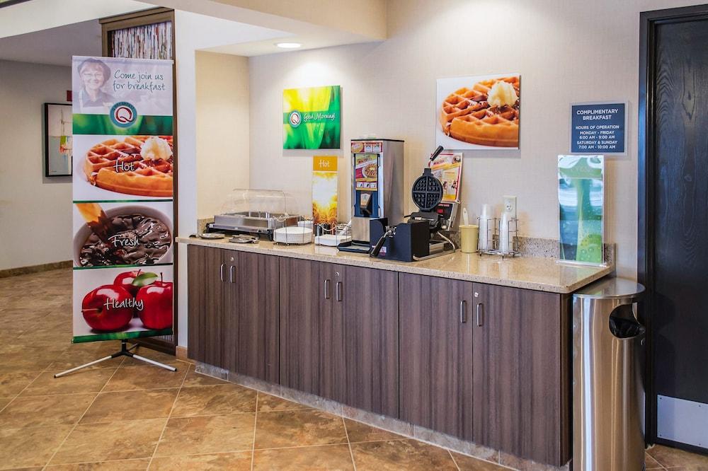 Quality Inn Стрийтсбъро Екстериор снимка