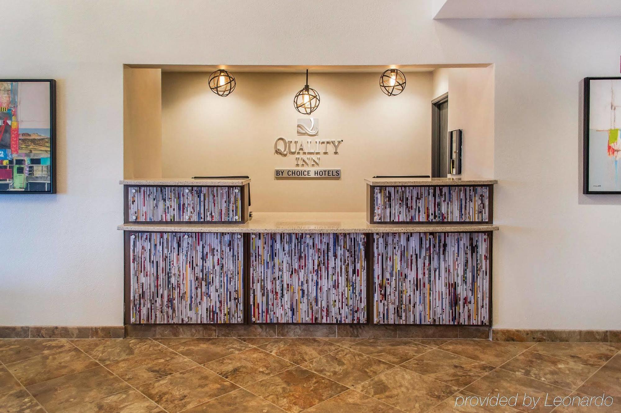 Quality Inn Стрийтсбъро Екстериор снимка