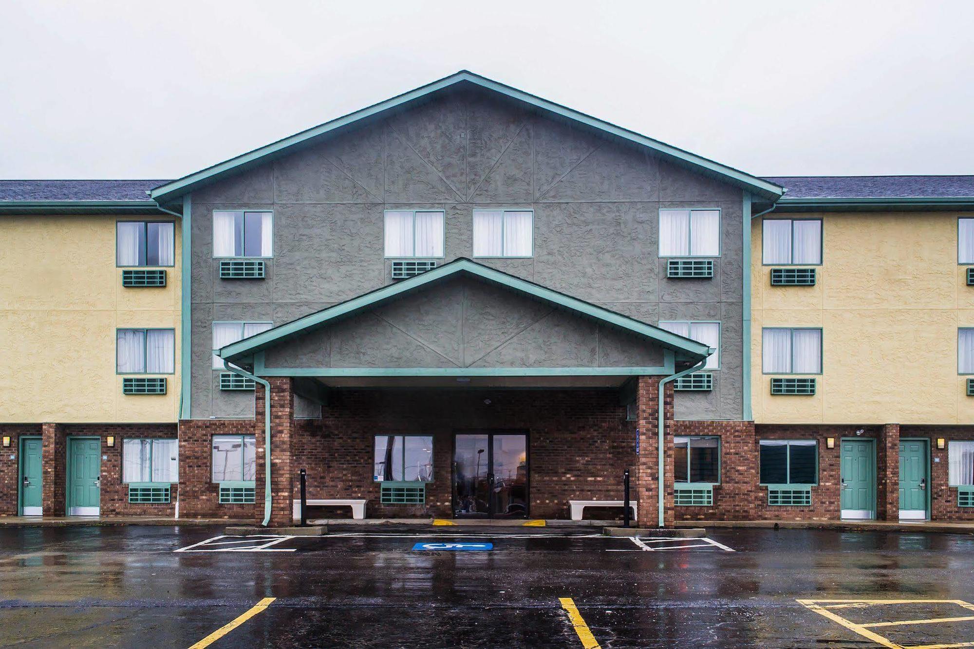 Quality Inn Стрийтсбъро Екстериор снимка